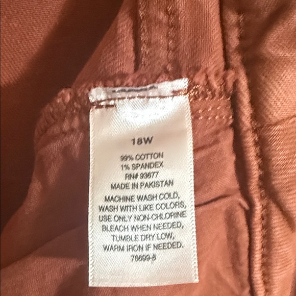 a.n.a a new approach High Rise Straight Women's Jeans in Rust - Picture 4 of 4